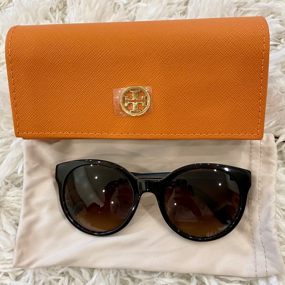 Tory Burch Sunglasses with bag and leather case